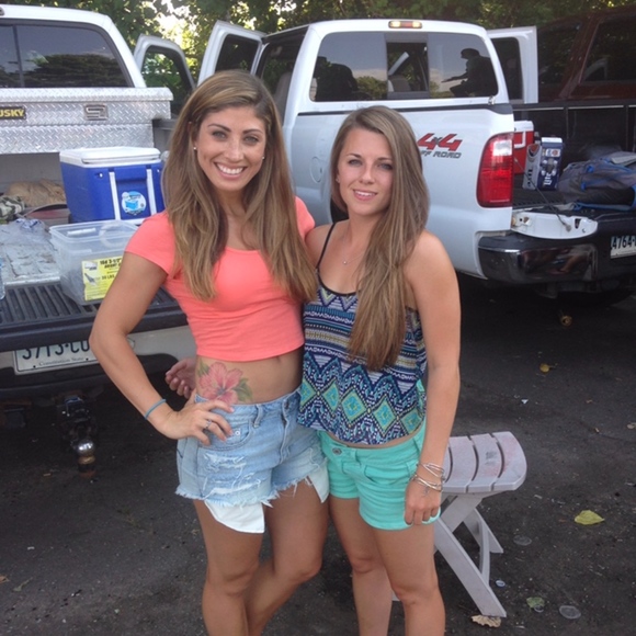 Meet your Posher, Kristen - Picture 2 of 4